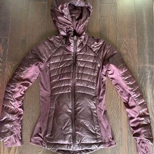 Lululemon size 4 water resistant jacket in great condition